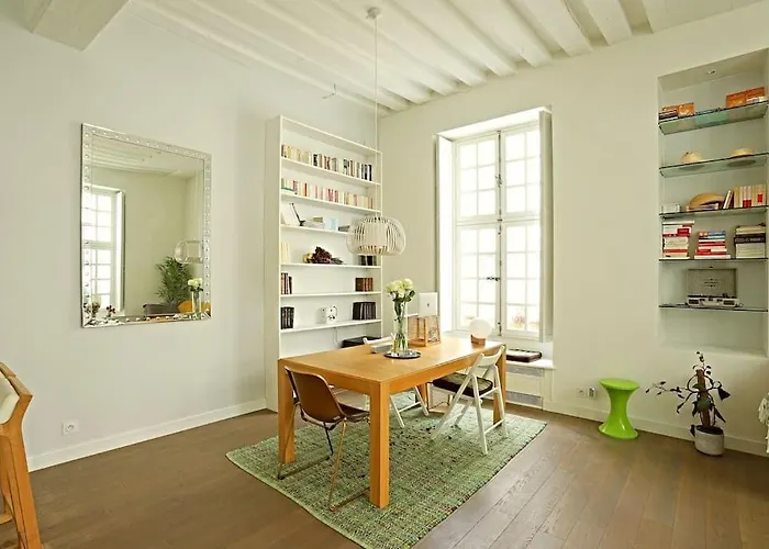 Luxurious In Le Marais شقة باريس
