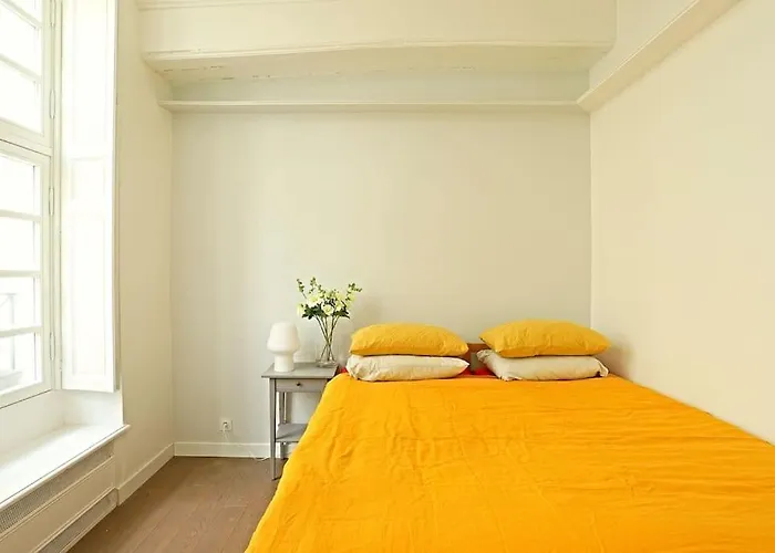 아파트 Luxurious In Le Marais *